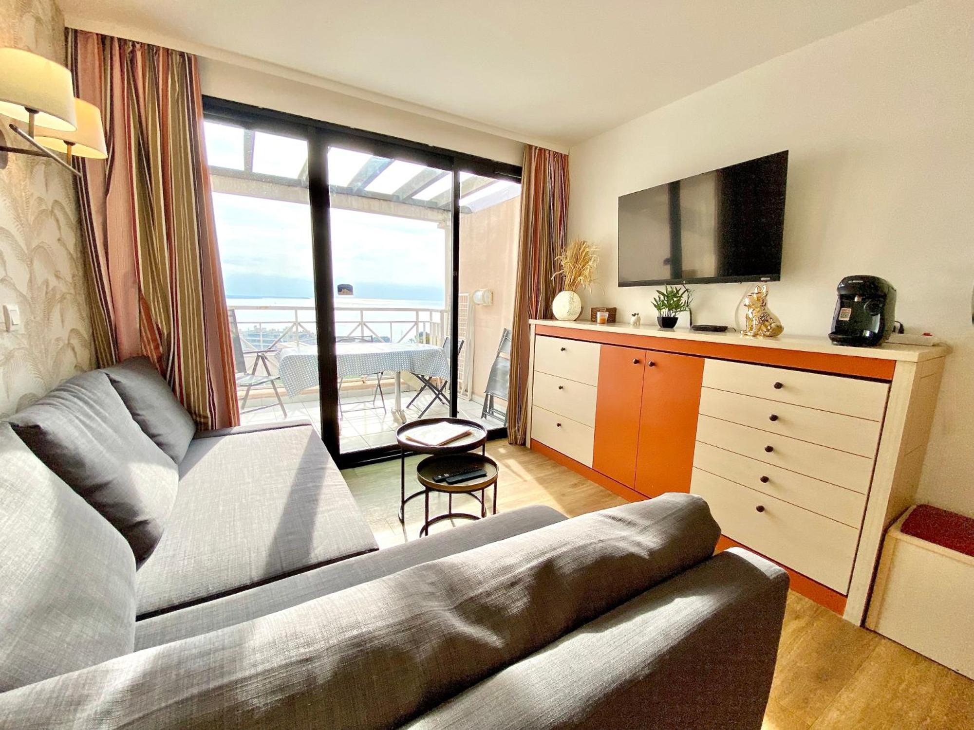 Apartment Le Delacroix By Scls Locations